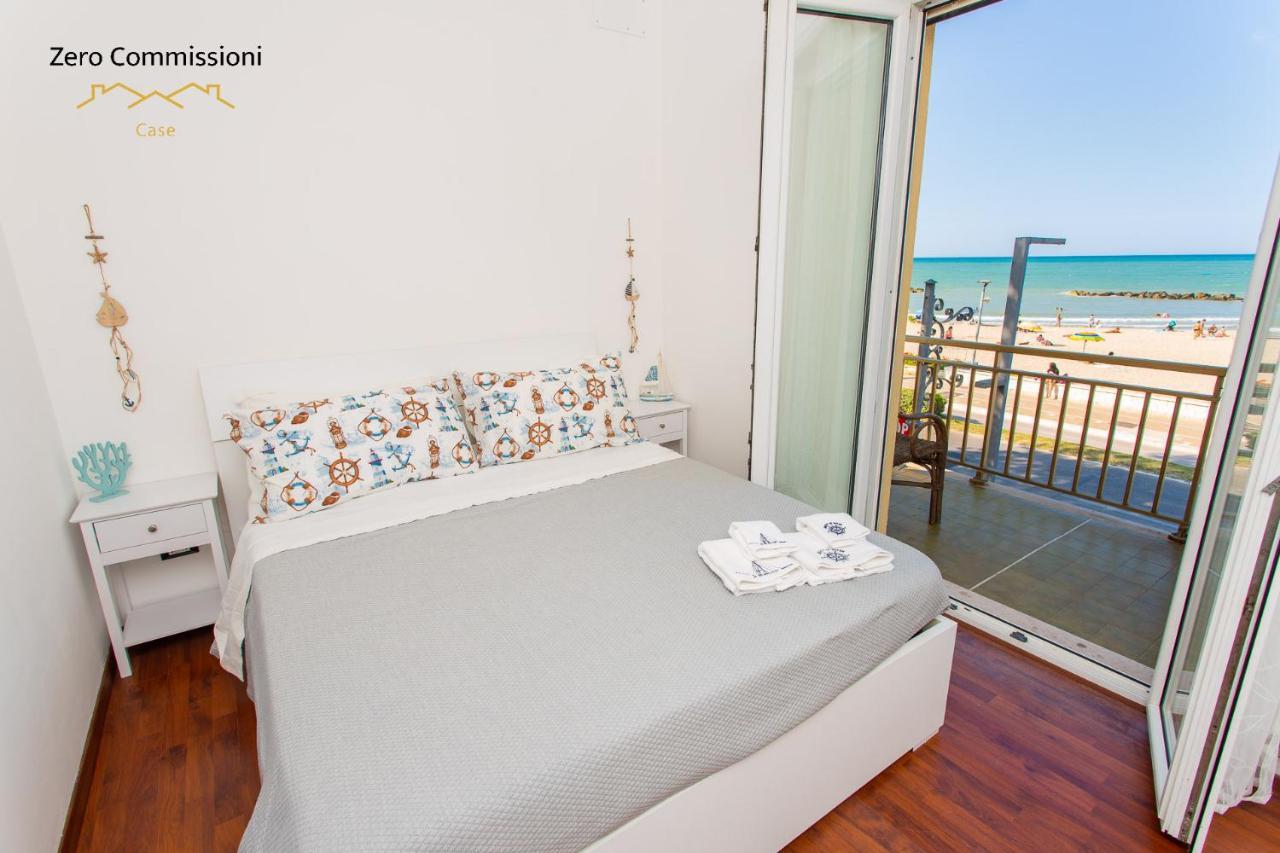 Palm Beach House - Vista Mare Montesilvano Marina Dış mekan fotoğraf