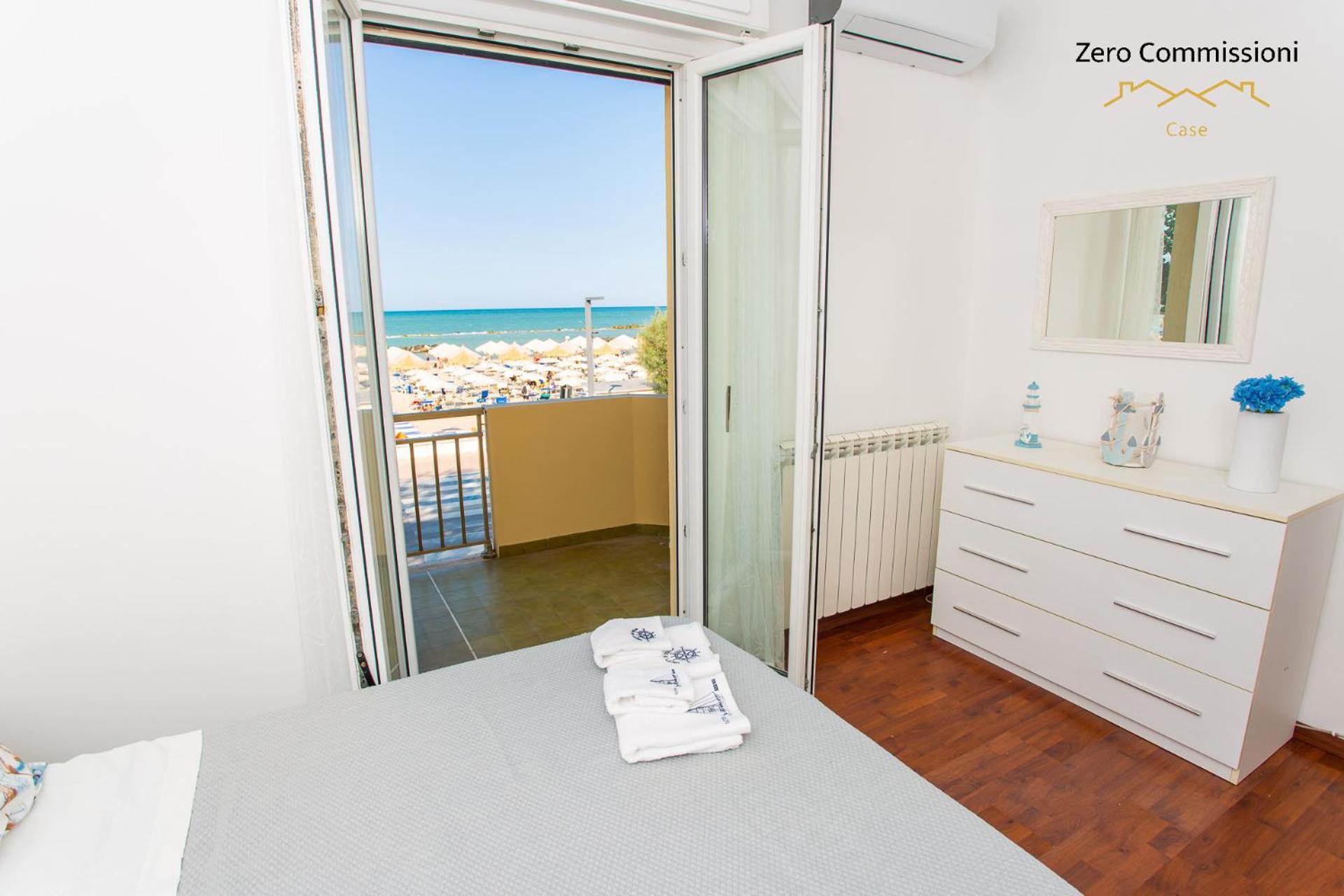 Palm Beach House - Vista Mare Montesilvano Marina Dış mekan fotoğraf
