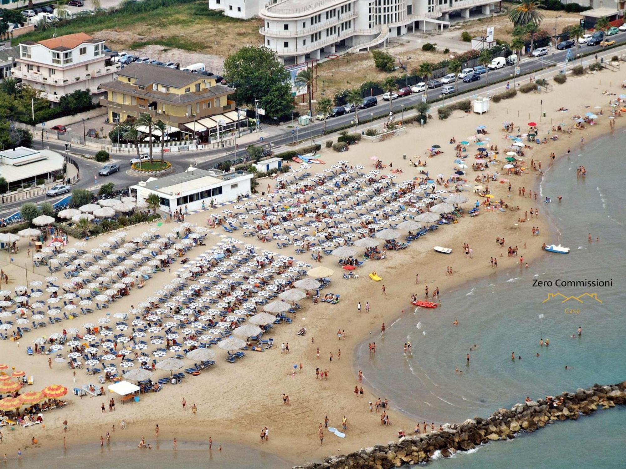 Palm Beach House - Vista Mare Montesilvano Marina Dış mekan fotoğraf